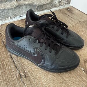 Nike Kids Black indoor soccer shoes